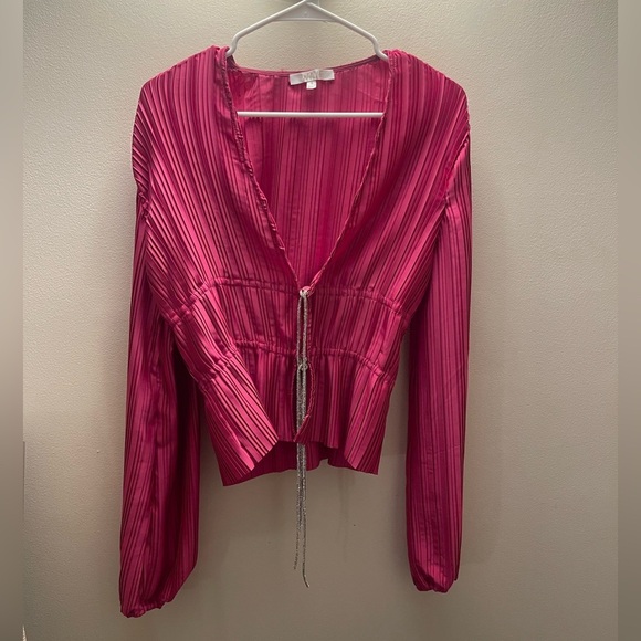 Wayf Tops - WAYF Payton Plunge Neck Plissé Top